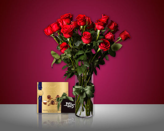 red roses and chocolates valentines